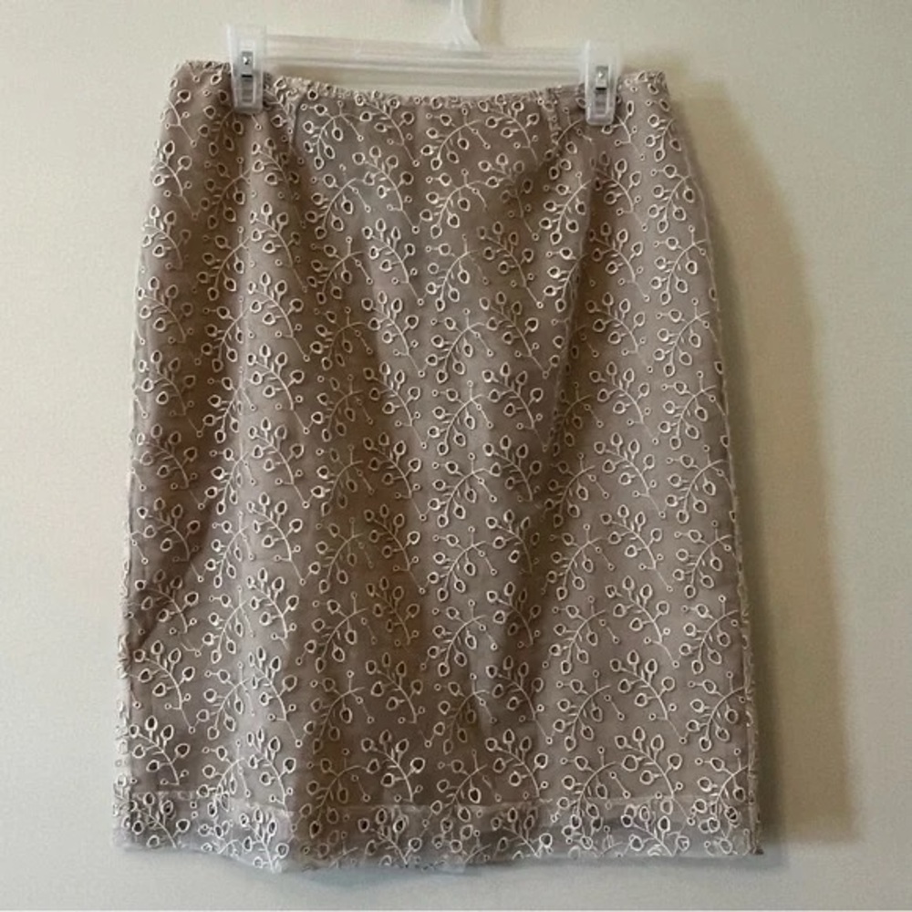 Jones New York Size 8 Semi-Sheer Skirt